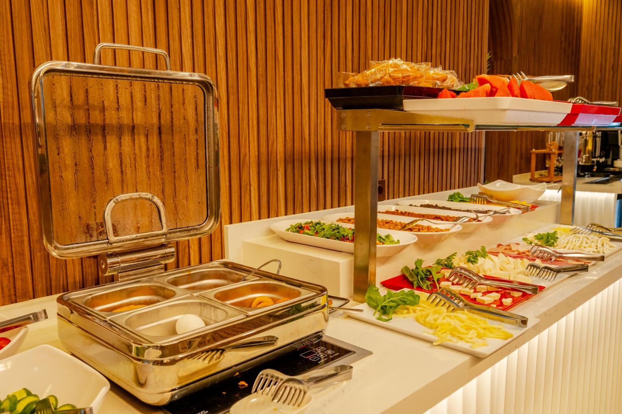 Frt Airlines - Istanbul Airport 3*