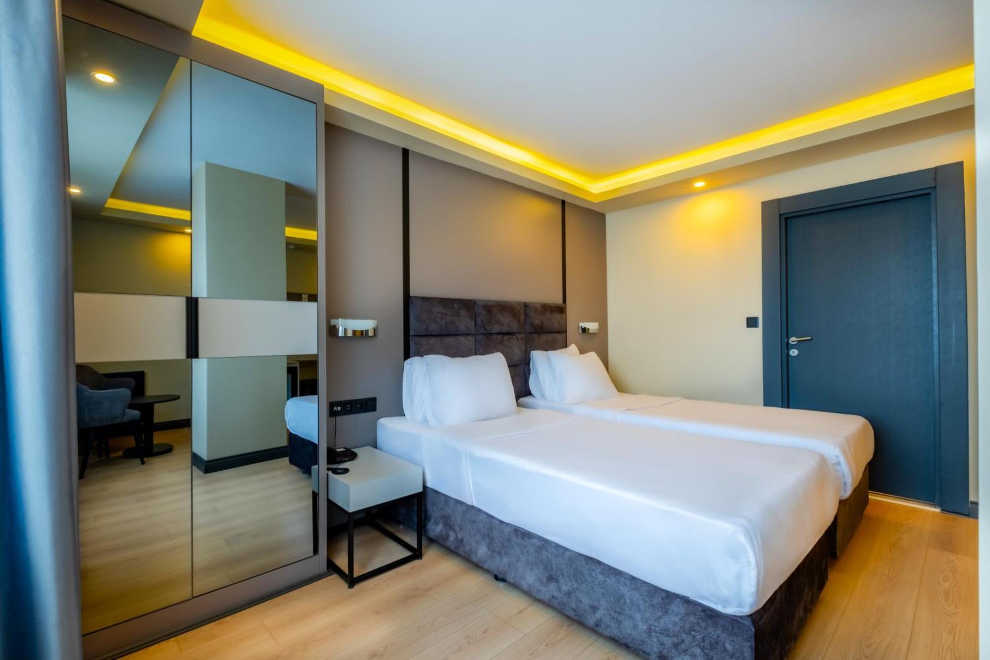 Frt Airlines - Istanbul Airport Hotel Arnavutkoy