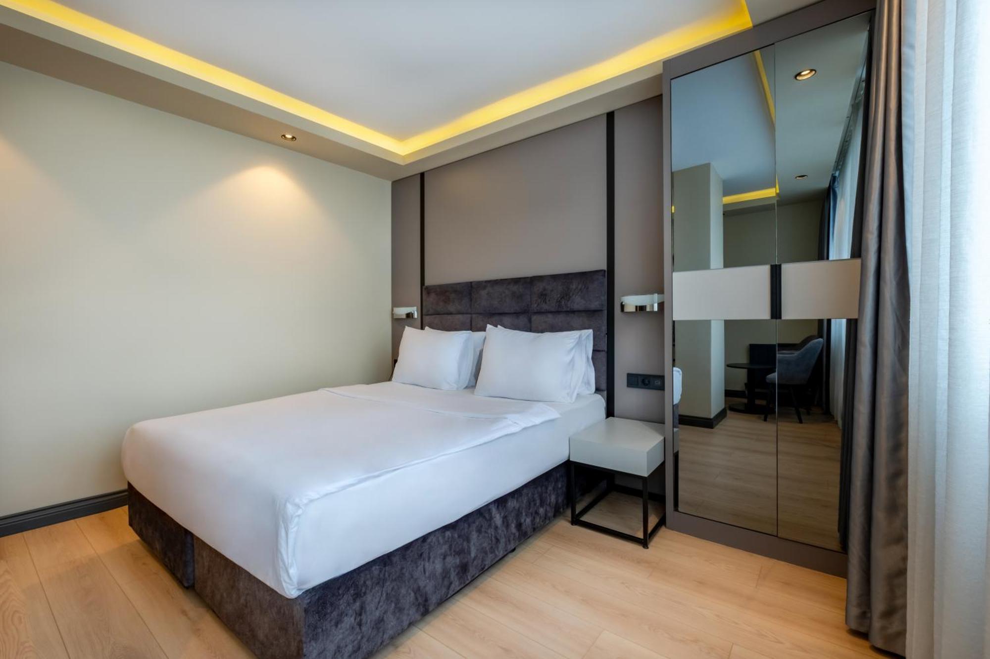Frt Airlines - Istanbul Airport Hotel Arnavutkoy